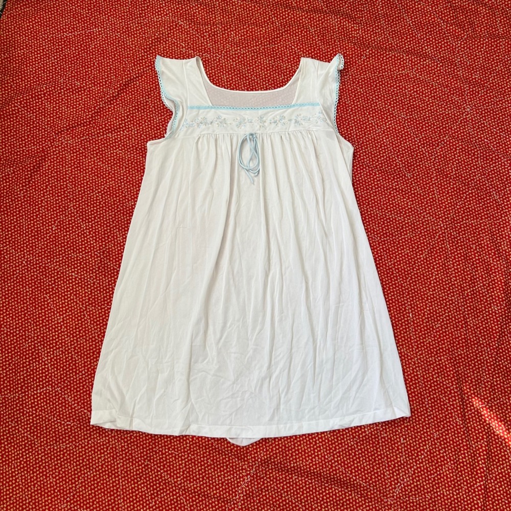 Vintage 1960s White Nightgown Blue Floral babydoll style slip dress